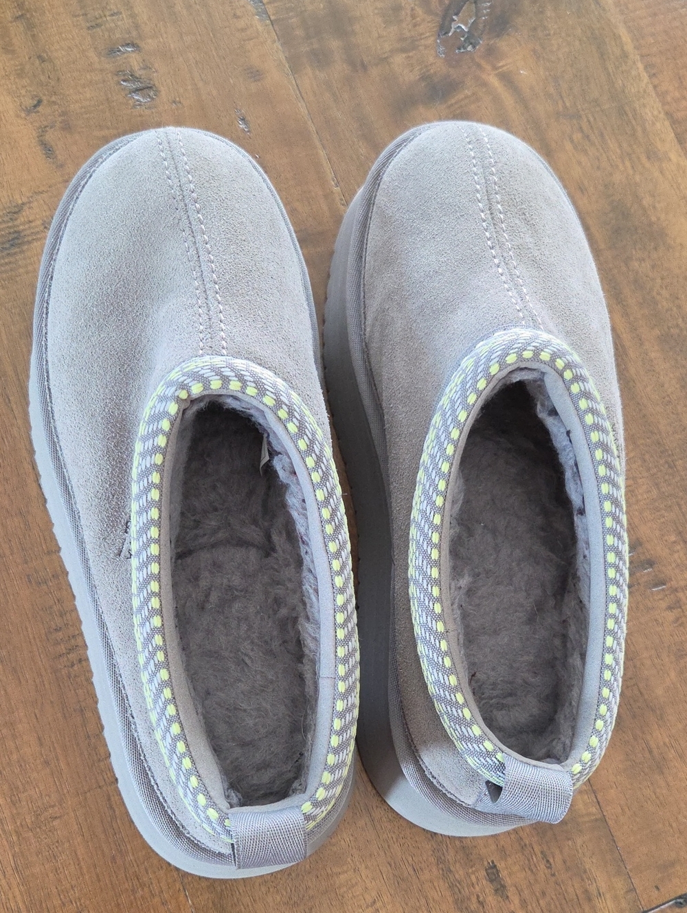 New Koolaburra Light Gray Slip-On